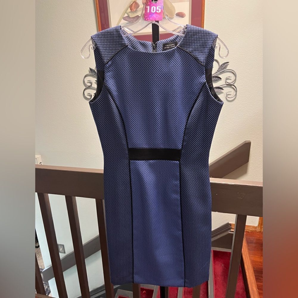 Tahari Elegant Blue Sleeveless Dress Size 4 #105